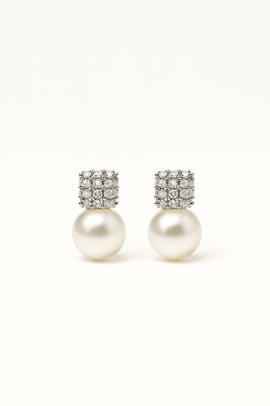 ORA Pearl Earrings